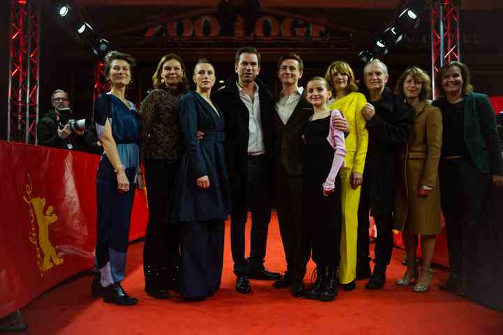 Hele holdet på Berlinalen. (Foto: Christopher Aoun/Zentropa/TV 2).