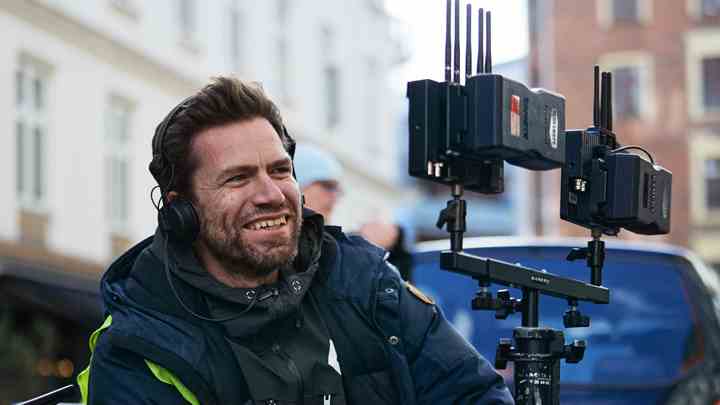 Nikolaj Lie Kaas står bag den nye TV 2-komediedramaserie ’Agent’, der får premiere senere i år. (Foto: Henrik Ohsten/Zentropa /TV 2)